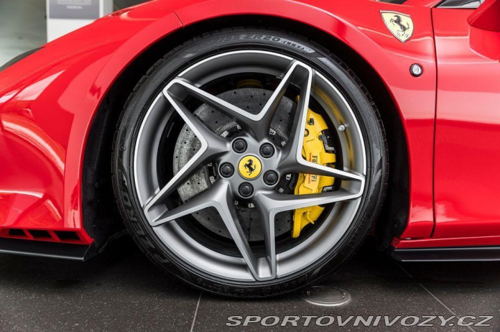Ferrari F8 Spider /360°/JBL/Lift/Car 2021