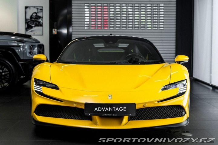 Ferrari SF90 Stradale Komfortsitze/Lif 2023