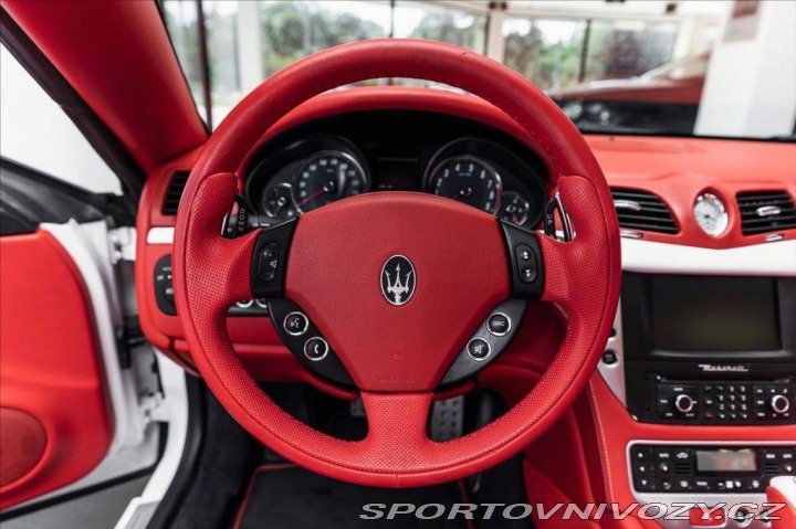 Maserati GranCabrio 4.7 V8/Auto/BOSE/PDC 2011