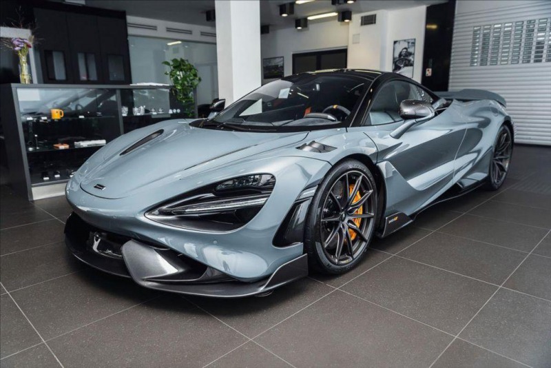McLaren 765LT 