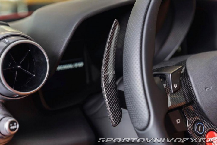 Ferrari F8 Tributo Coupé DCT 1800