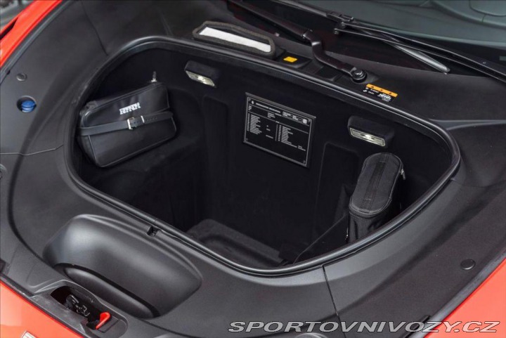 Ferrari F8 Tributo Coupé DCT 1800