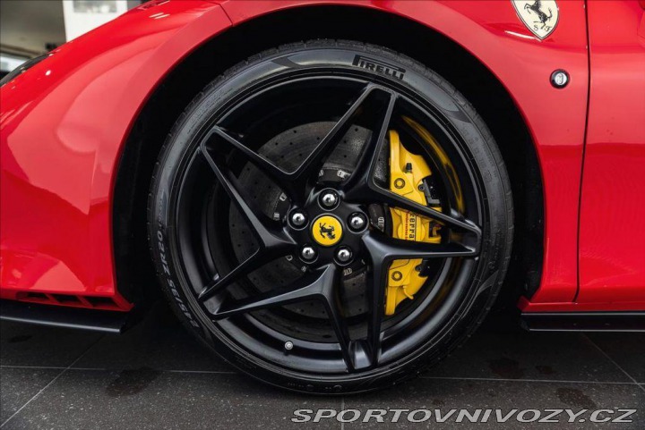 Ferrari F8 Tributo Coupé DCT 1800