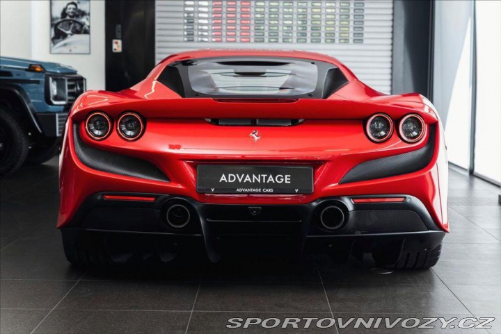 Ferrari F8 Tributo Coupé DCT 1800