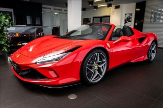 Ferrari F8 Spider/Lift/Kamera/PDC/El