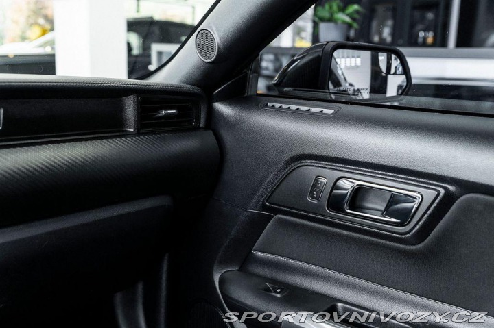 Ford Mustang 3.7 V6 Manuál/Airlift/Kam 2015