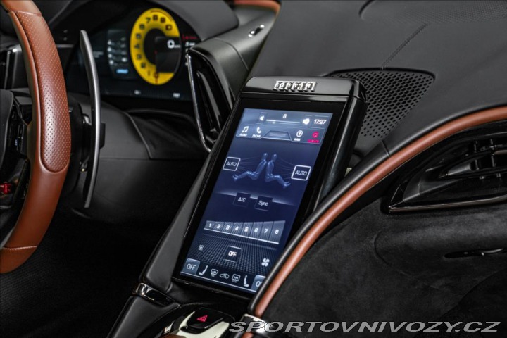Ferrari Roma V8 ROSSO CORSA, CZ OV,RU 2022