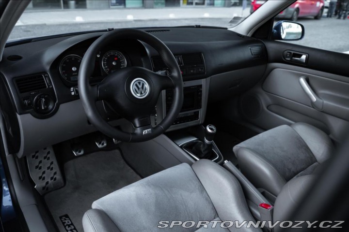 Volkswagen Golf 3,2 R32 4motion, BOSE, NA 2002