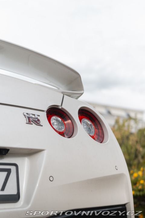 Nissan GT-R R35 - Black Edition 2017