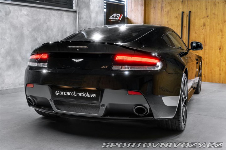 Aston Martin V8 4,7 GT, KARBÓN, KAMERA B 2016