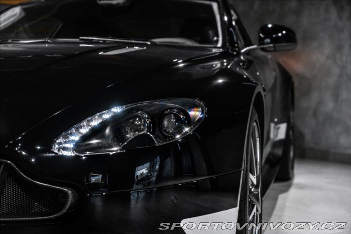 Aston Martin V8 4,7 GT, KARBÓN, KAMERA B 2016