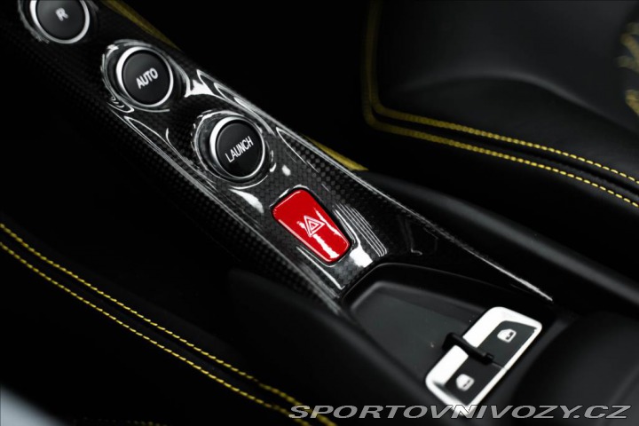 Ferrari F8 3,9 TRIBUTO, SPIDER, LIFT 2021