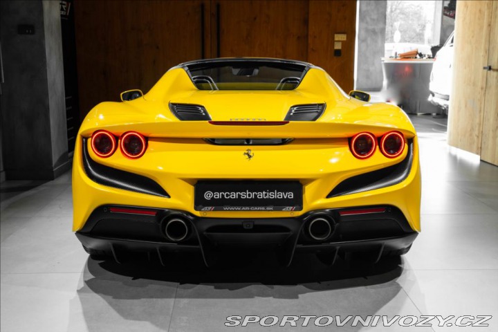 Ferrari F8 3,9 TRIBUTO, SPIDER, LIFT 2021