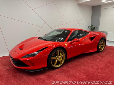 Ferrari F8 Lift*Alcantara*Carbon sed