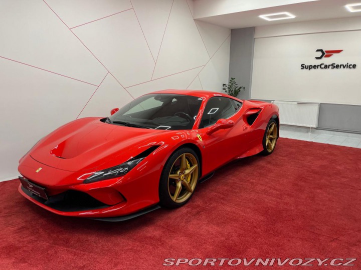 Ferrari F8 Lift*Alcantara*Carbon sed 2021