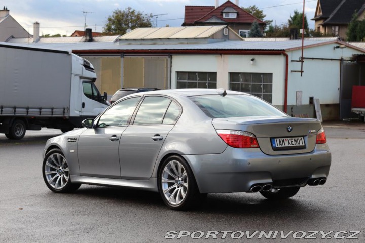 BMW M5 2006
