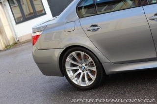 BMW M5 2006