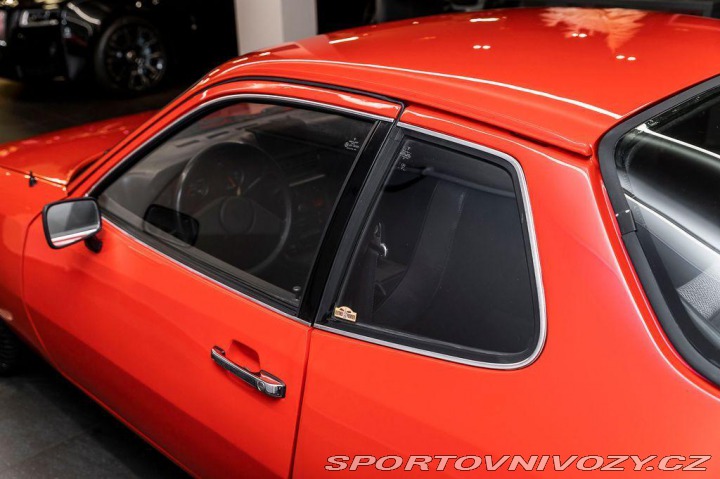 Porsche 924  1977