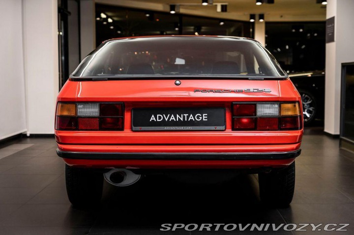 Porsche 924  1977