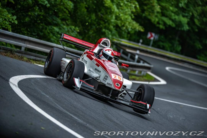 Formule Ostatní modely Gloria C8F 2009