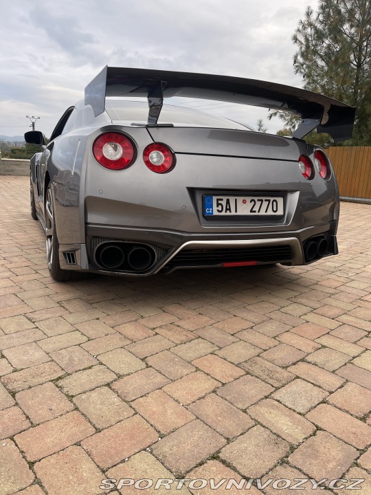 Nissan GT-R 2010