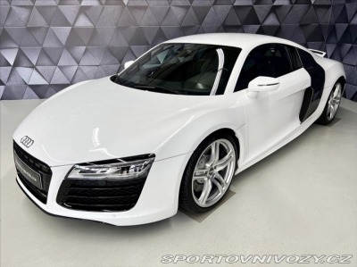 Audi R8 5,2 V10 S-TRONIC QUATTRO,