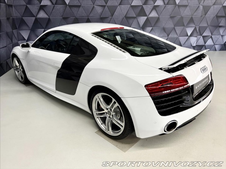 Audi R8 5,2 V10 S-TRONIC QUATTRO, 2013