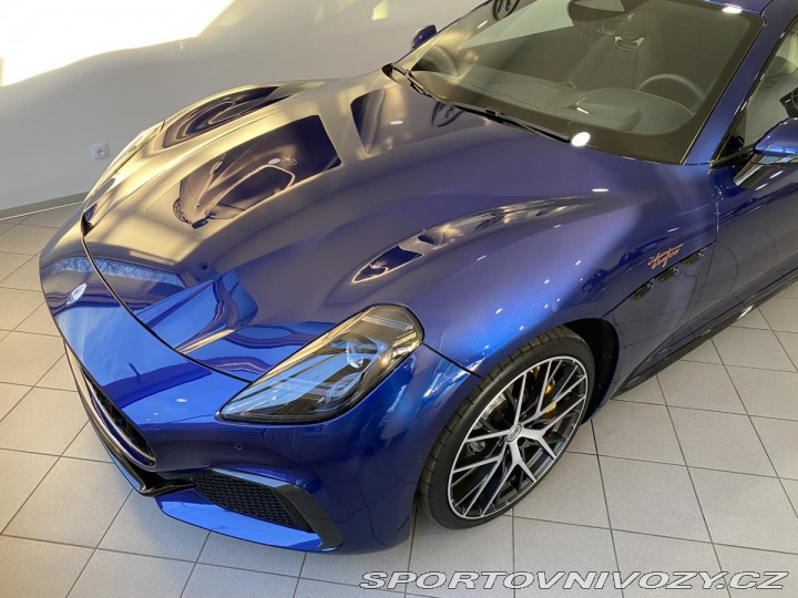 Maserati GranTurismo V6 550HP TROFEO 2023