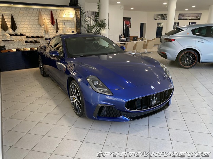 Maserati GranTurismo V6 550HP TROFEO 2023