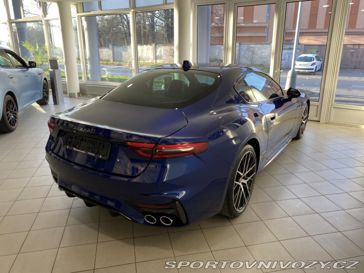 Maserati GranTurismo V6 550HP TROFEO 2023