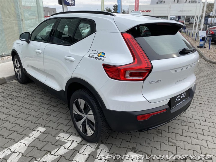 Volvo Ostatní modely XC40 2,0 T5 Recharge Plus Dark 2023