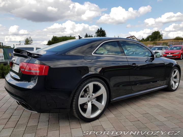 Audi RS5 4,2FSI 331KW QUATTRO STRO 2011