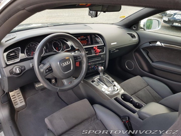 Audi RS5 4,2FSI 331KW QUATTRO STRO 2011