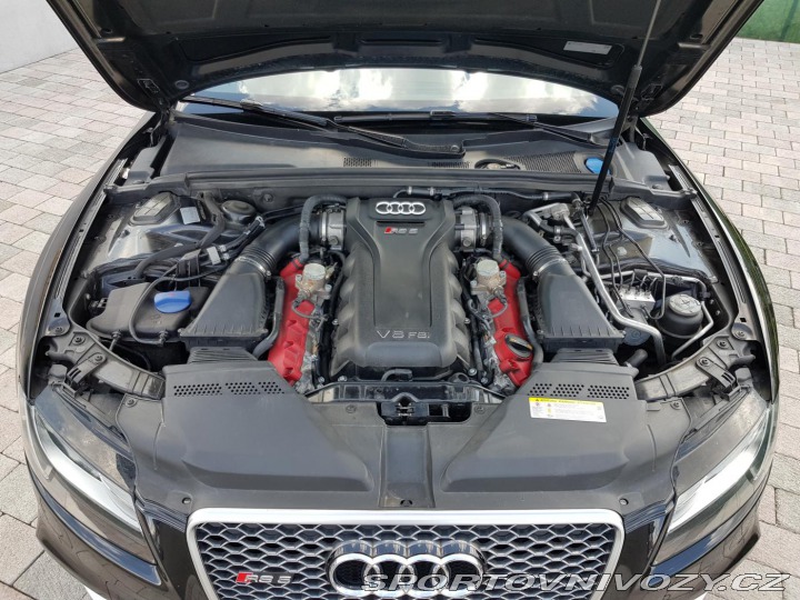 Audi RS5 4,2FSI 331KW QUATTRO STRO 2011