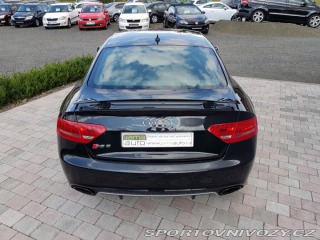 Audi RS5 4,2FSI 331KW QUATTRO STRO 2011