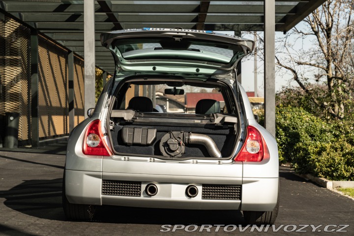 Renault Clio Sport V6 3.0 2001