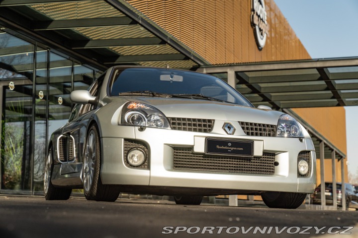 Renault Clio Sport V6 3.0 2001