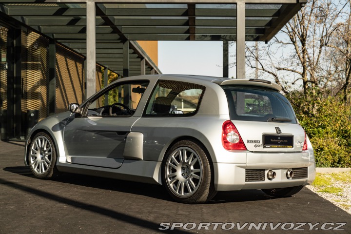 Renault Clio Sport V6 3.0 2001