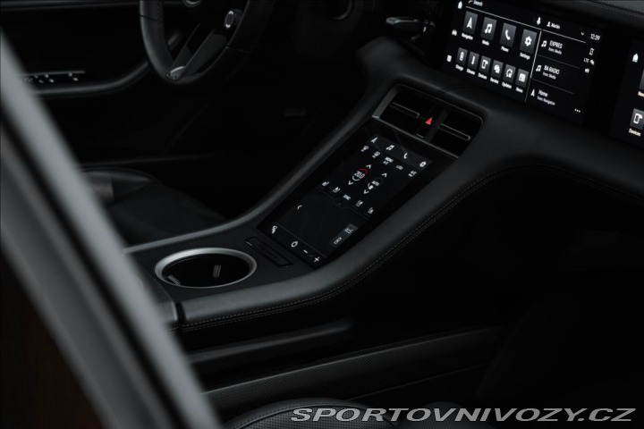 Porsche Taycan Turbo S, keramiky, karbon 2020