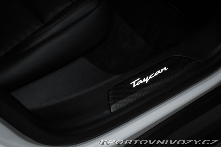 Porsche Taycan Turbo S, keramiky, karbon 2020