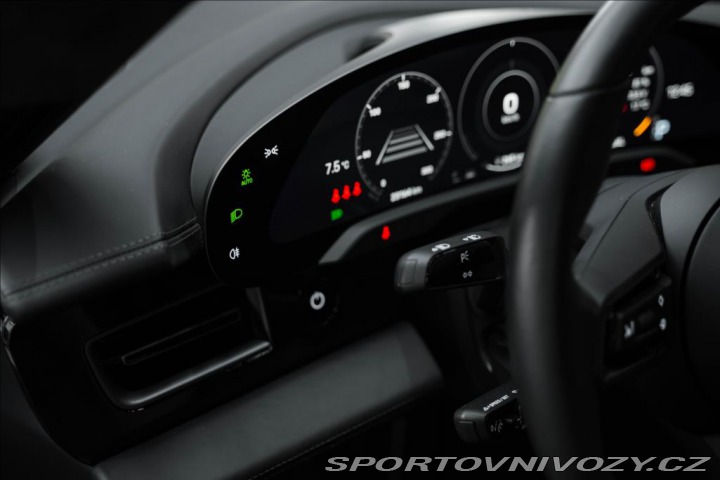 Porsche Taycan Turbo S, keramiky, karbon 2020