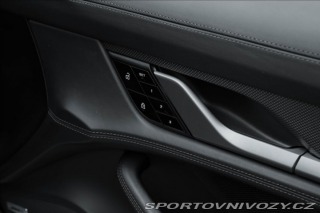 Porsche Taycan Turbo S, keramiky, karbon 2020
