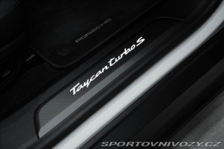 Porsche Taycan Turbo S, keramiky, karbon 2020