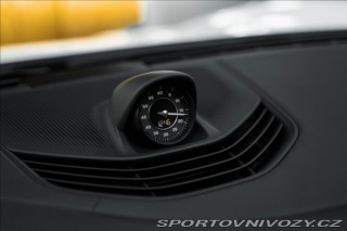 Porsche Taycan Turbo S, keramiky, karbon 2020