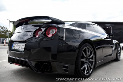 Nissan GT-R 