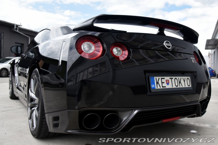 Nissan GT-R  2014