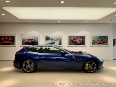 Ferrari GTC4Lusso V12