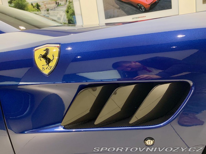 Ferrari GTC4Lusso V12 2019
