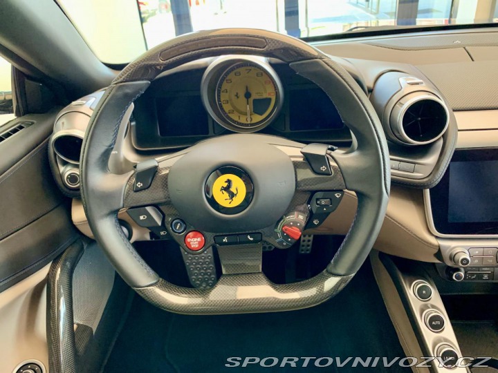 Ferrari GTC4Lusso 2. majitel CZ. V12 2018