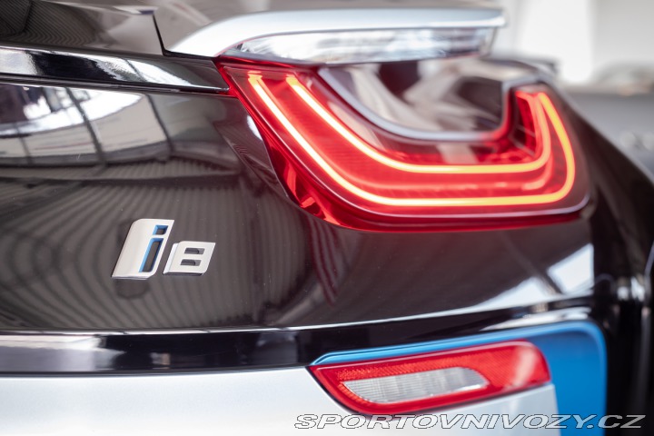 BMW i8  2015